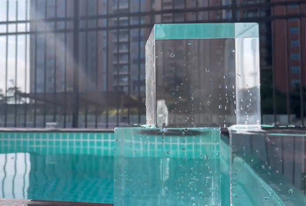 Formación en instalación de ventanas acrílicas de tamaño personalizado para piscinas submarinas residenciales