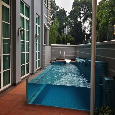 Demandas del cliente Piscina exterior rectangular con fibra de carbono y fibra de vidrio