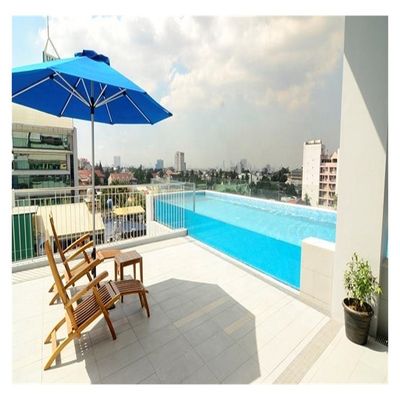 Plexiglás transparente con una piscina de vidrio acrílico de 50 mm de altura