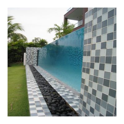 Crear una experiencia de piscina única con nuestro diseño de piscina acrílica personalizado