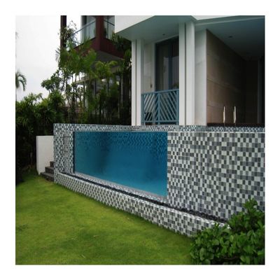 Crear una experiencia de piscina única con nuestro diseño de piscina acrílica personalizado