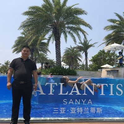 Transmisión de luz de alta transparencia Universidad personalizada sobre el suelo Piscina