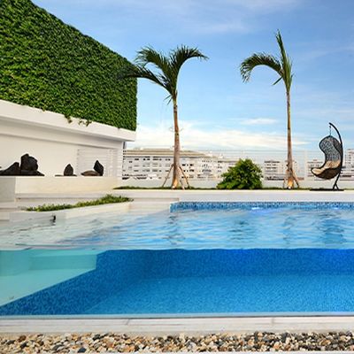 Experimente las ventajas del generador de cloro salino AUPOOL para su piscina sobre el suelo