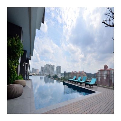 Piscina exterior de fibra de vidrio para toda la familia