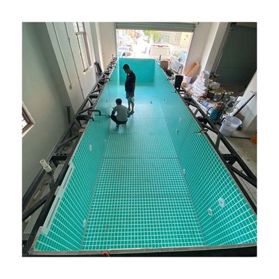 Piscina prefabricada del patio trasero del hotel con diseño personalizado y densidad de 1,2 g/cm3