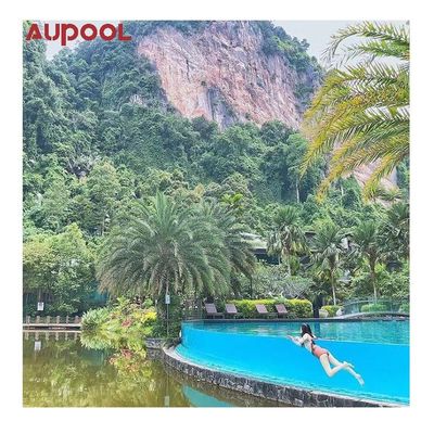 Transforma tu patio en un complejo con nuestra piscina suspendida de acrílico de lucita