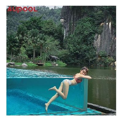 Transforma tu patio en un complejo con nuestra piscina suspendida de acrílico de lucita