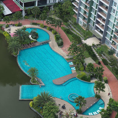 Diseño de piscina de vidrio transparente suspendido de acrílico Aupool con panel acrílico PMMA