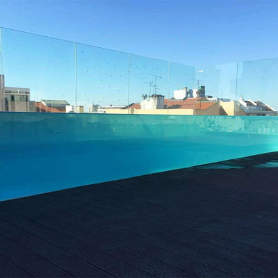 Piscina de acrílico transparente con alta transmisión de la luz 93% y panel transparente